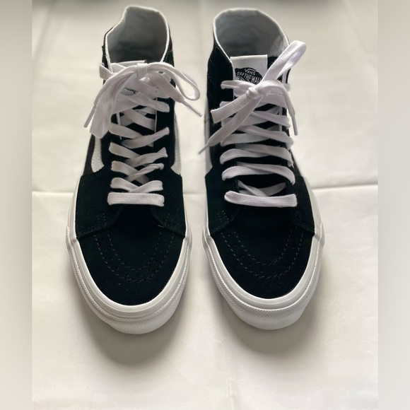 Vans of the Wall Unisex Sneakers - Picture 4 of 11